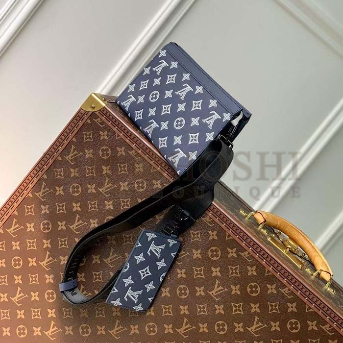 L0vis Vvtt0n LV Women Gaston Wearable Wallet Blue Monogram Shadow Calfskin Leather M83384 Master Quality