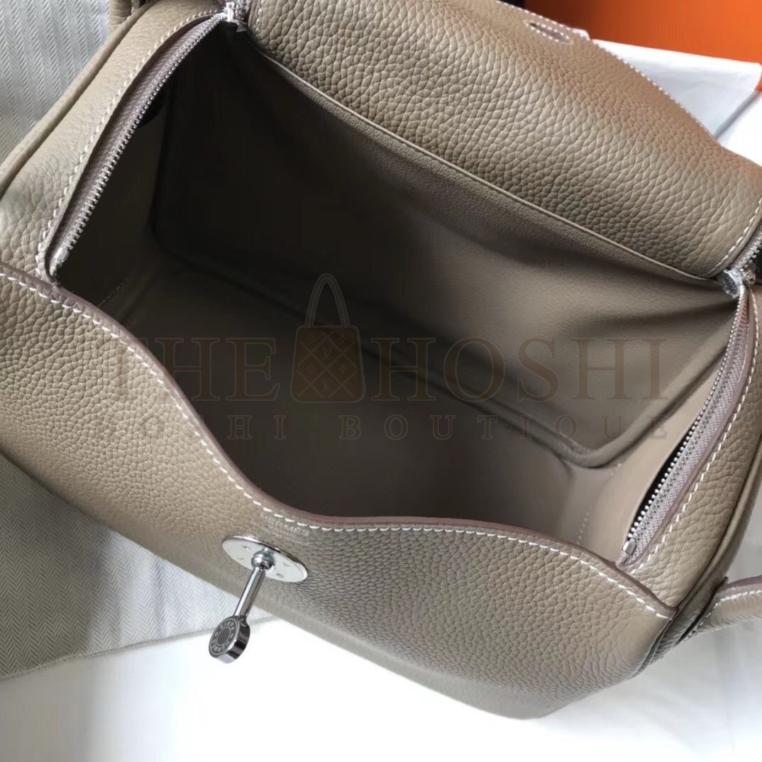 H**me5 Lindy 26cm Bag In Taupe Grey Clemence With PHW Master Quality