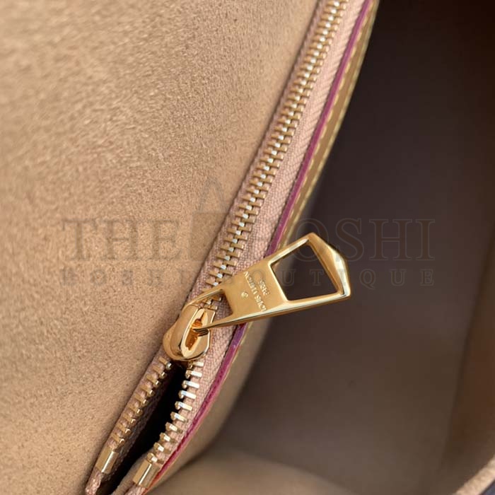 L0vis Vvtt0n LV Women Diane Handbag Beige Brown Monogram Coated Canvas Shearling Master Quality