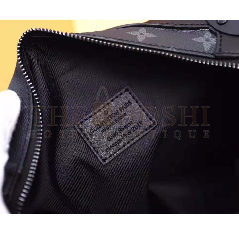 L0vis Vvtt0n LV Men Soft Trunk Soft-Sided Messenger Bag in Monogram Eclipse Canvas-Grey Master Quality