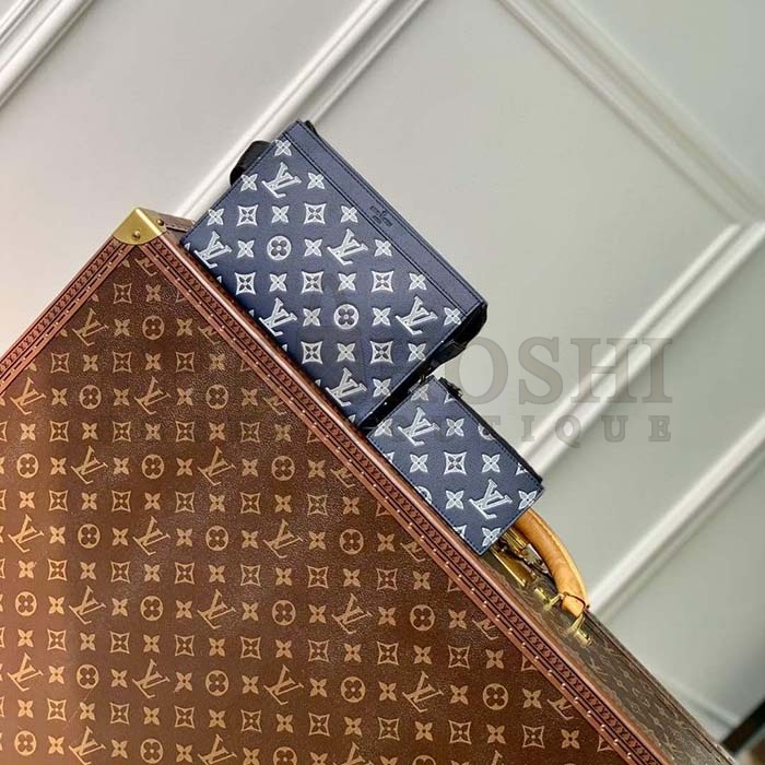 L0vis Vvtt0n LV Women Gaston Wearable Wallet Blue Monogram Shadow Calfskin Leather M83384 Master Quality