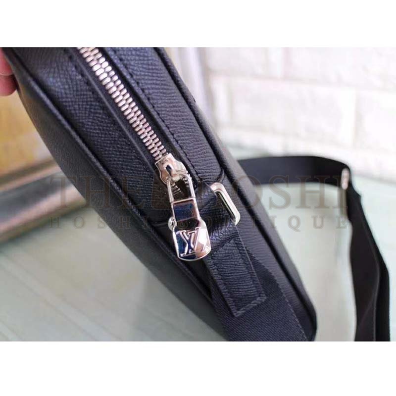 L0vis Vvtt0n LV Men Alex Messenger BB Taiga Cowhide Leather Master Quality
