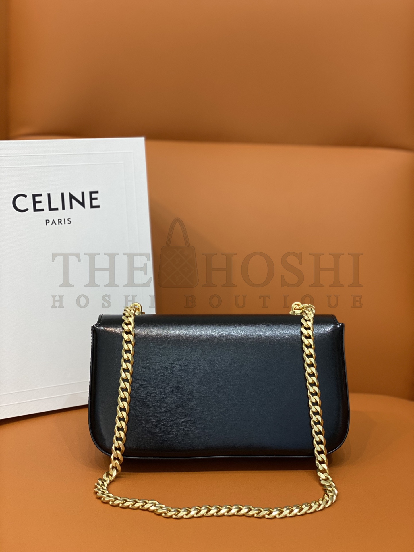 Ce1i*e CHAIN SHOULDER BAG CUIR TRIOMPHE IN SHINY CALFSKIN BLACK Master Quality