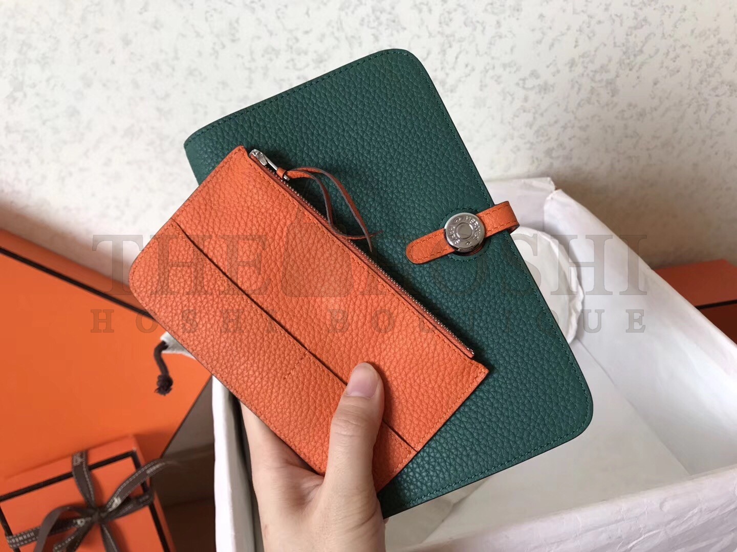 H**me5 Bicolor Dogon Duo Wallet In Malachite/Orange Leather Master Quality