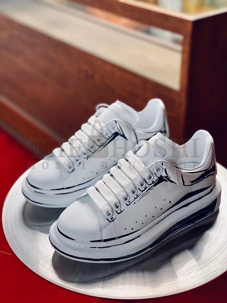 A1exa*der Mcqv*en Men