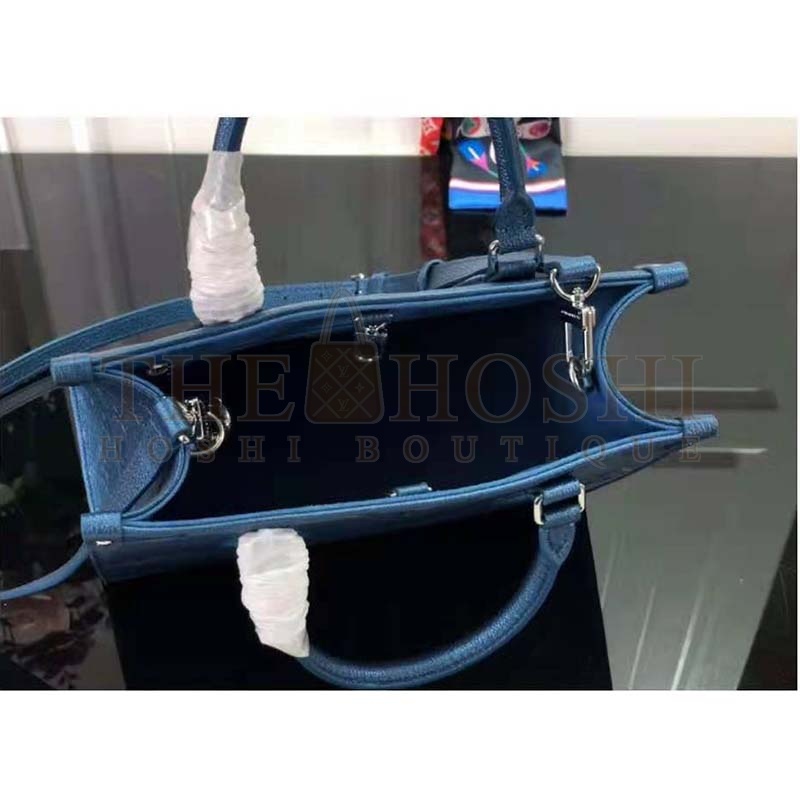 L0vis Vvtt0n LV Women OnTheGo PM Tote Navy Nacre Embossed Grained Cowhide Leather Master Quality