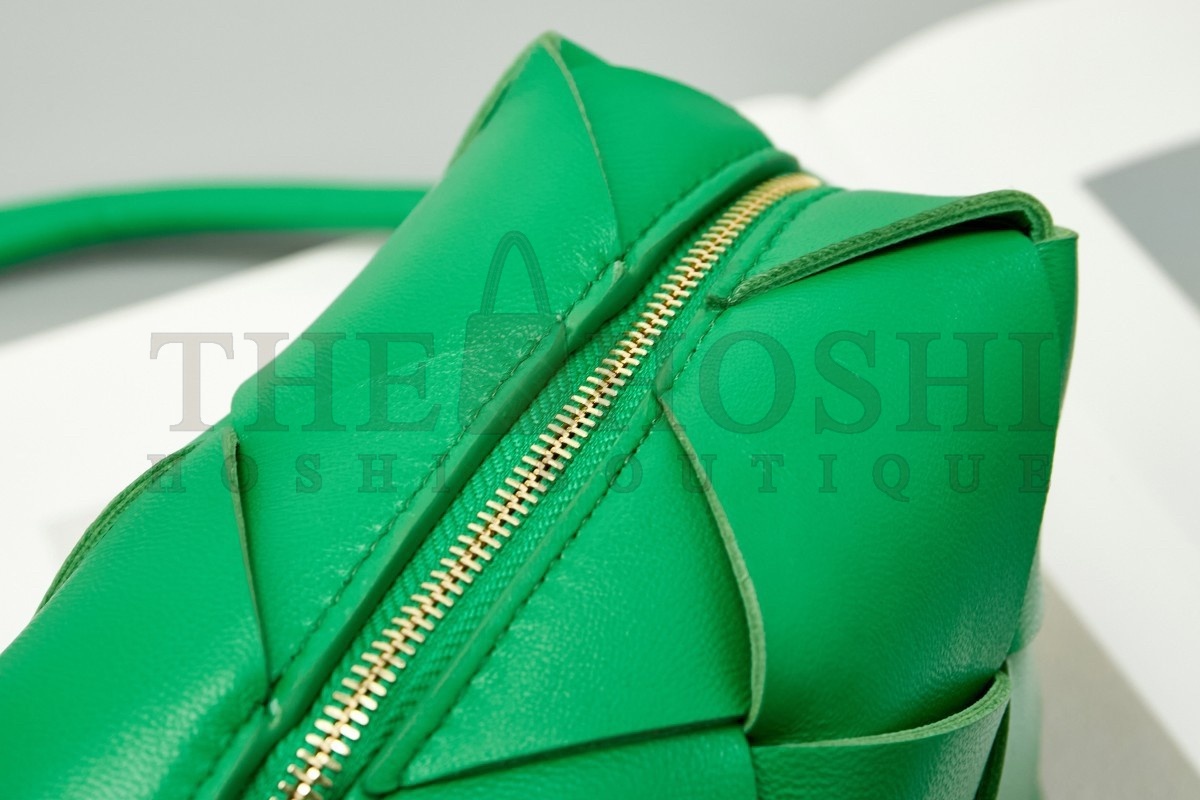 B0tt*ga Ven*ta Mini Cassette Camera Bag In Parakeet Lambskin Master Quality