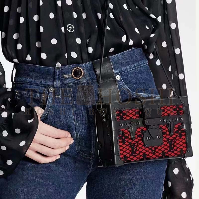 L0vis Vvtt0n LV Women Petite Malle Handbag Black Patent Calfskin Cowhide Leather Master Quality