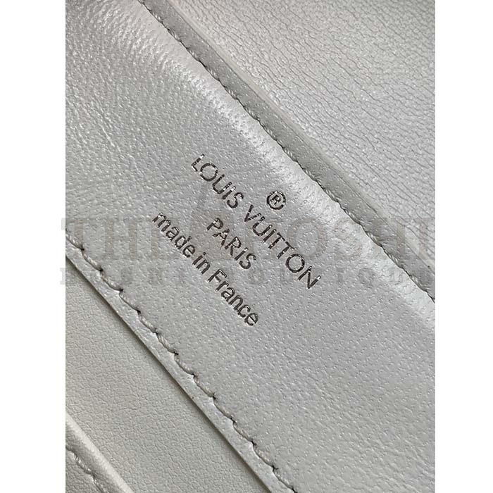 L0vis Vvtt0n LV Women Capucines Mini Handbag White Brilliant Crocodilien Leather Master Quality