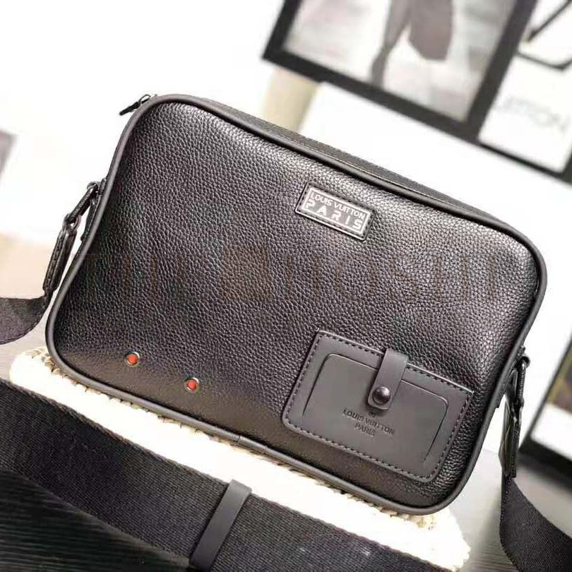 L0vis Vvtt0n LV Men Alpha Messenger in Dark Silver Taurillon Leather-Black Master Quality