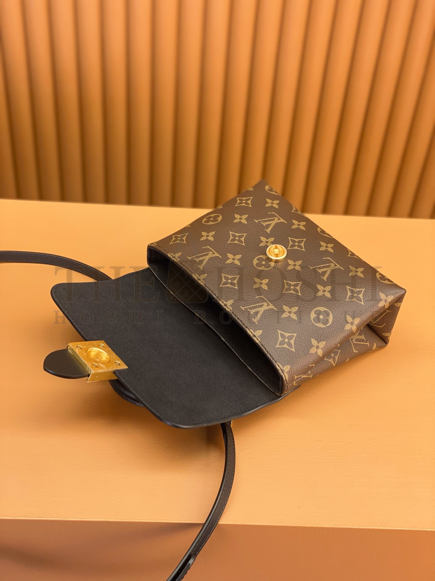 L0vis Vvtt0n LV Women Locky BB Bag in Monogram Coated Canvas and Smooth Cowhide Leather Master Quality