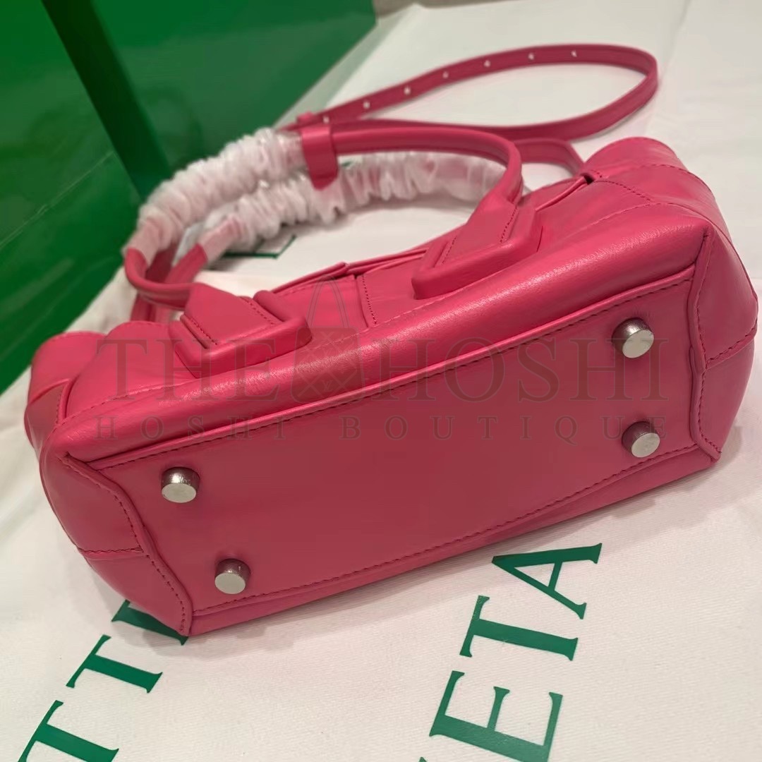B0tt*ga Ven*ta Arco Mini Bag In Pink Intrecciato Leather Master Quality