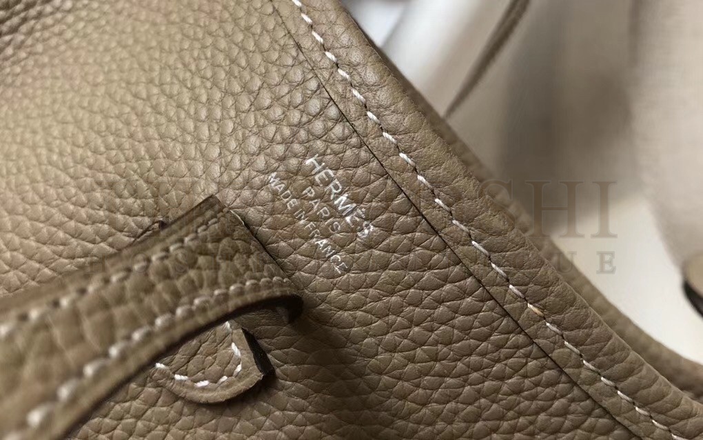 H**me5 Evelyne III TPM Bag In Tourterelle Clemence Leather Master Quality