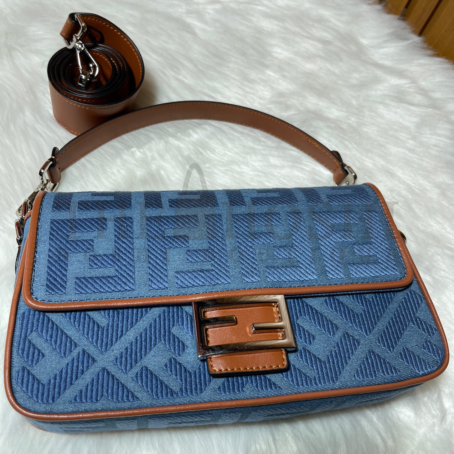 Baguette F**di BAG Size: 26x15x5cm Master Quality