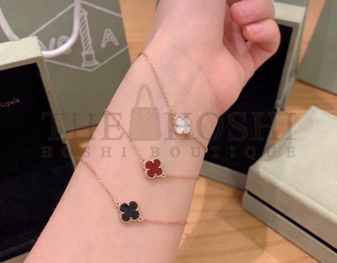 V*n Cl**f & Arpels Small Single Flower Clover Bracelet, Sweet Alhambra bracelet Master Quality