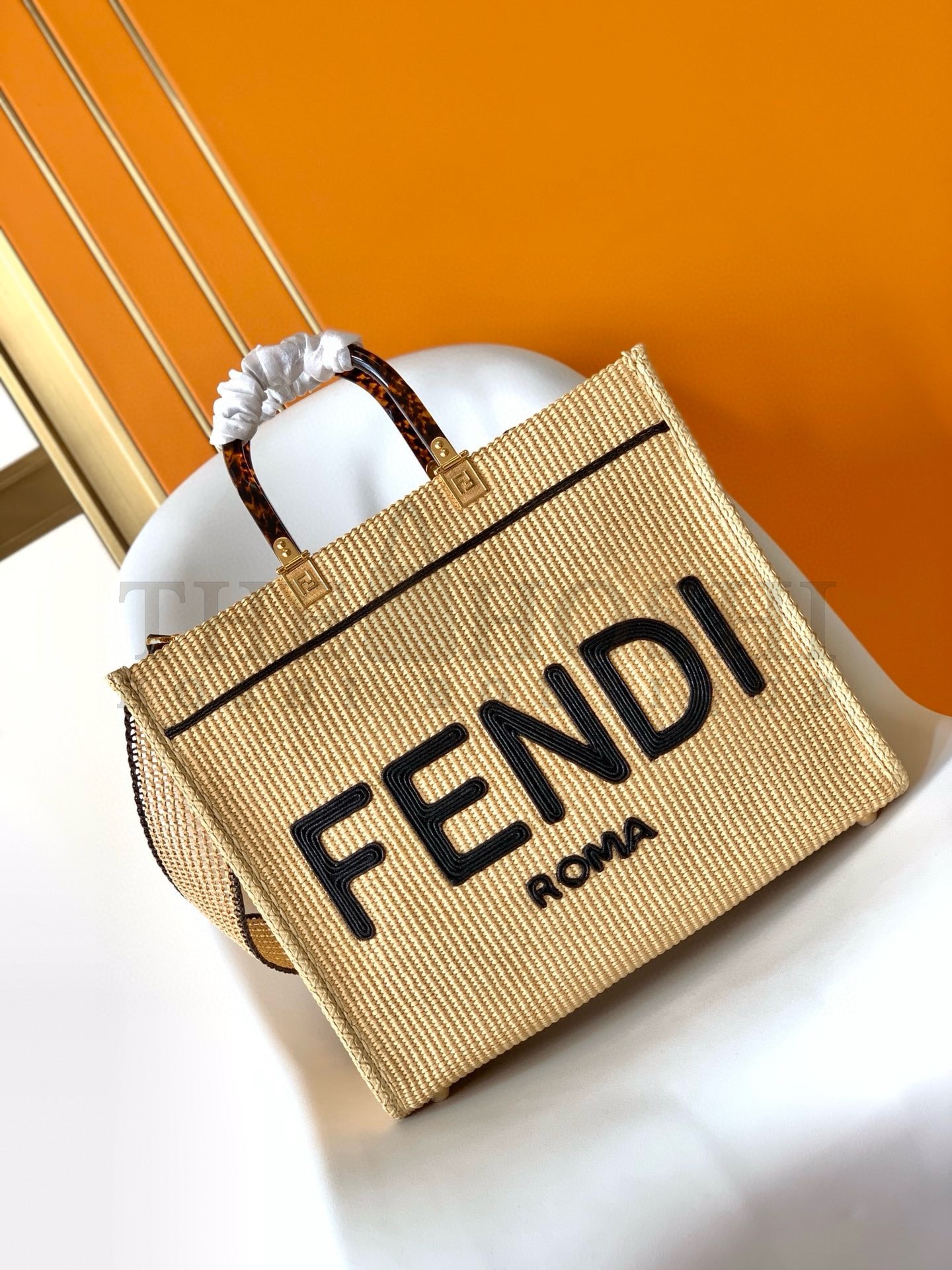 F**di Sunshine Medium Tote Bag in Black and Natural Straw Master Quality