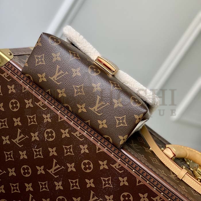 L0vis Vvtt0n LV Women Locky BB Handbag Beige Brown Monogram Coated Canvas Shearling Master Quality