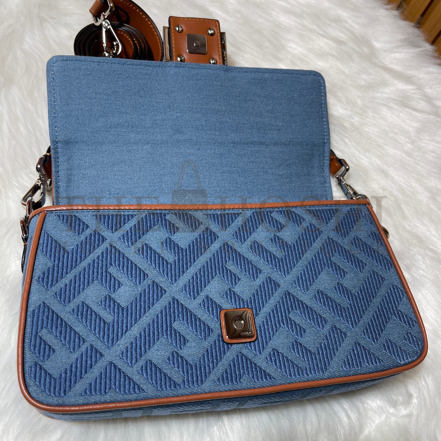 Baguette F**di BAG Size: 26x15x5cm Master Quality