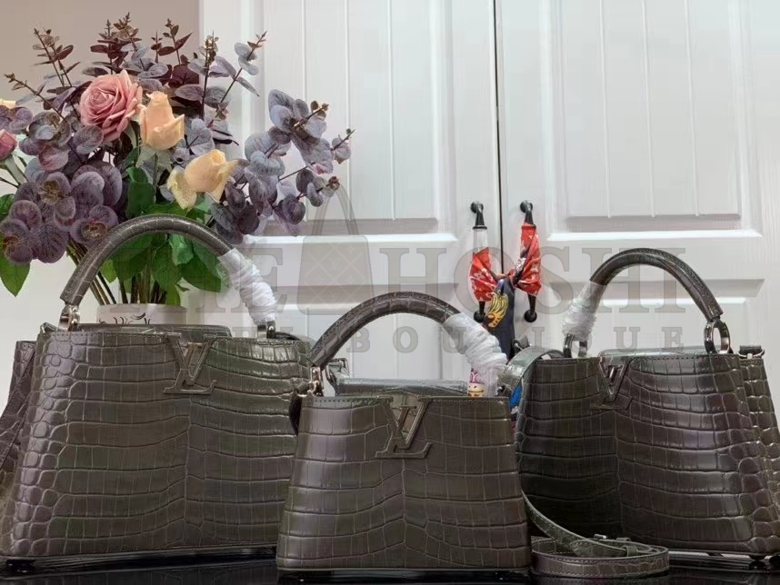 L0vis Vvtt0n LV Women Capucines MM Handbag Grey Crocodilien Brillant Savoir Faire Master Quality
