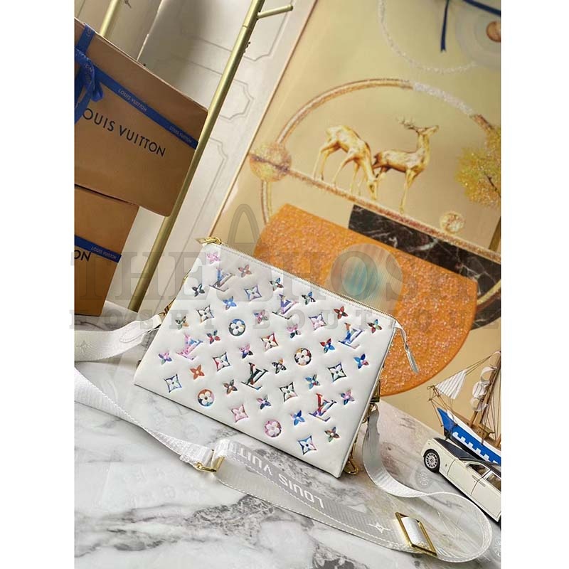 L0vis Vvtt0n LV Women Coussin PM Handbag White Lambskin Leather Zip Closure Master Quality