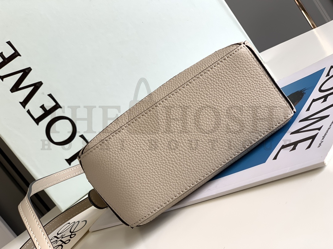 L0ew* Mini Puzzle bag in soft grained calfskin Master Quality