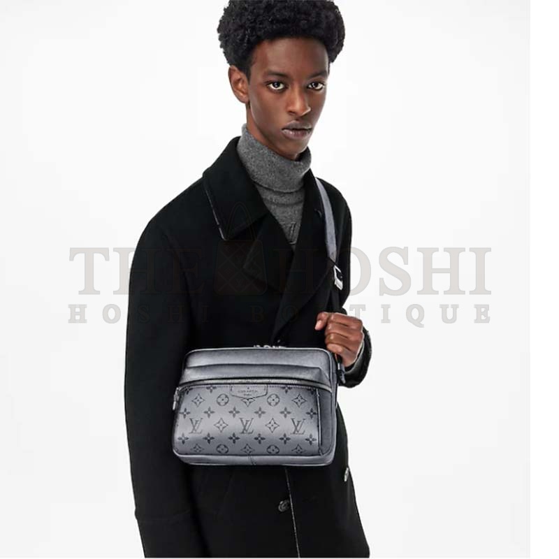 L0vis Vvtt0n LV Men Outdoor Messenger Bag Gunmetal Gray Monogram Coated Canvas Master Quality