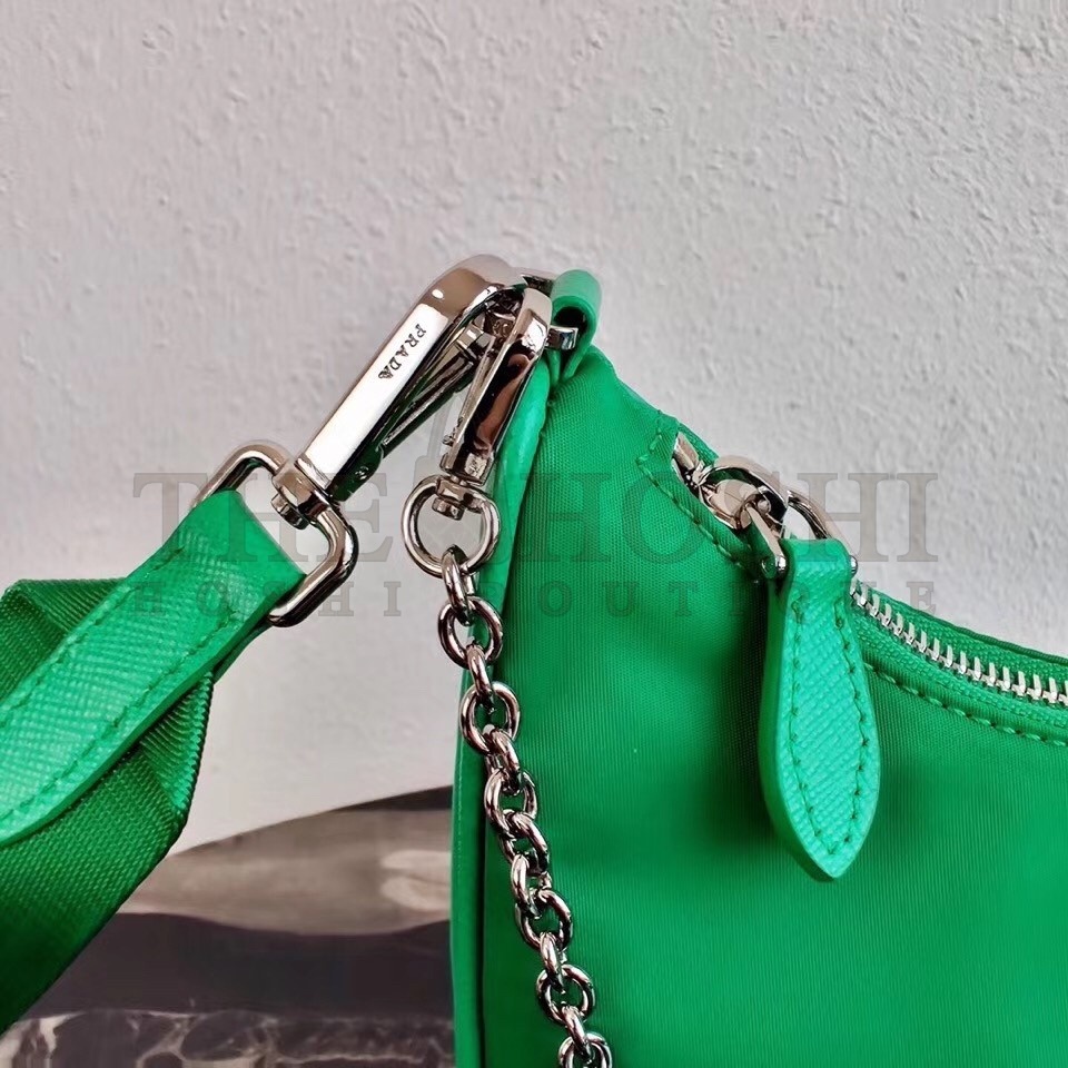 Pra*a Green Nylon Re-Edition 2005 Shoulder Bag Master Quality
