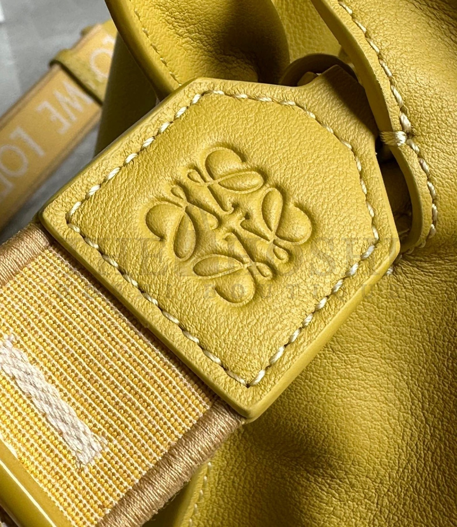 L0ew* Flamenco Clutch Bag In Pale Yellow Leather Master Quality