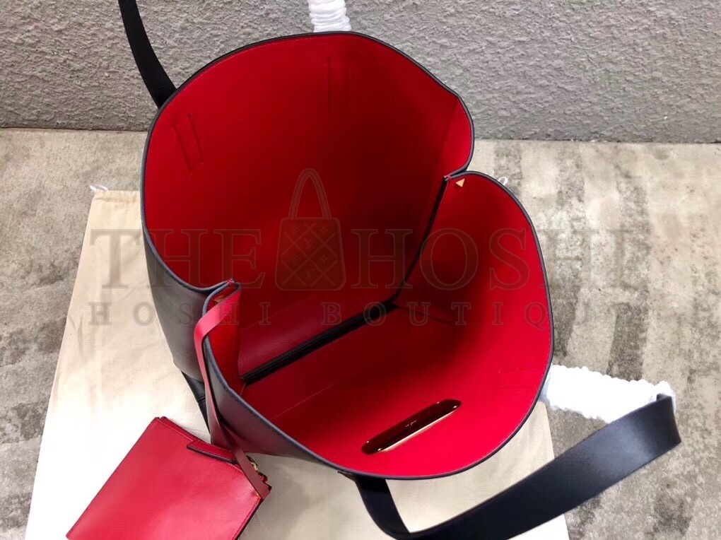 Va1e*ntin0 Garavani Black Large N/S Vring Shopper Bag Master Quality