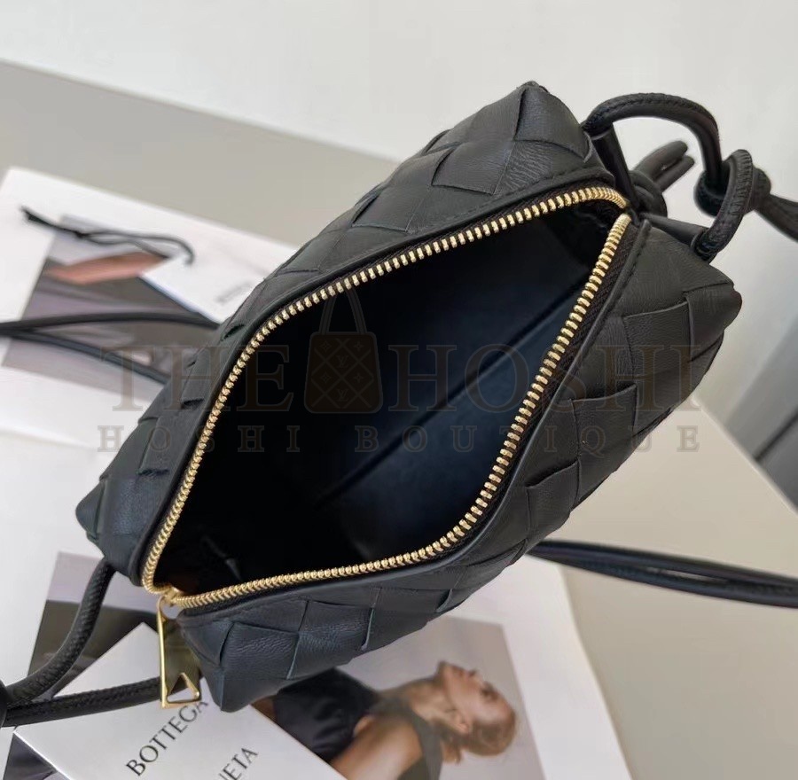 B0tt*ga Ven*ta Mini Loop Bag In Black Intrecciato Lambskin Master Quality
