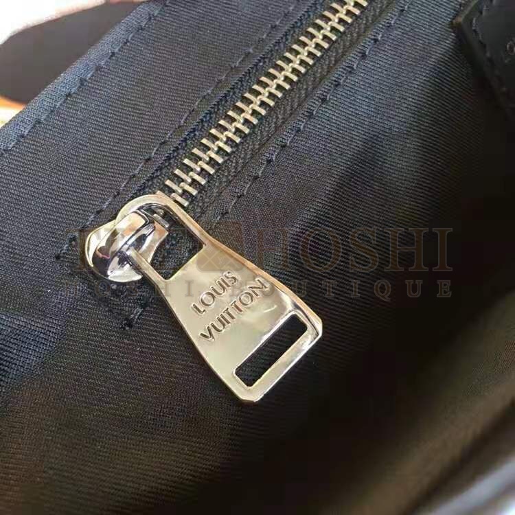 L0vis Vvtt0n LV Men Messenger PM Voyager Bag in Monogram Eclipse Canvas-Black Master Quality