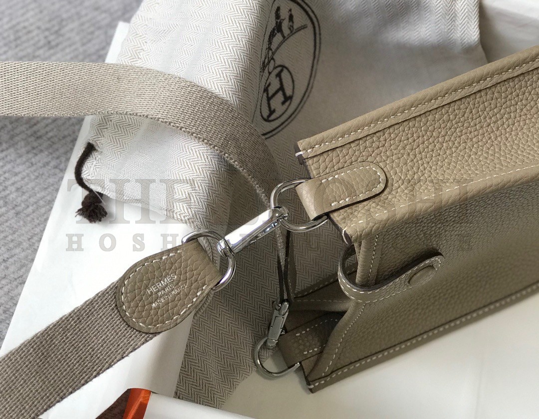 H**me5 Evelyne III Mini Bag In Tourterelle Clemence Leather Master Quality