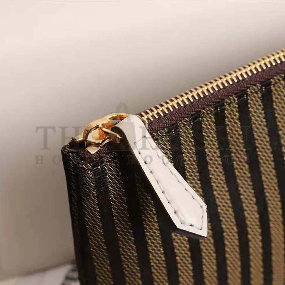 F**di Women Wallet on Chain with Pouches Leather Mini-Bag-White Master Quality
