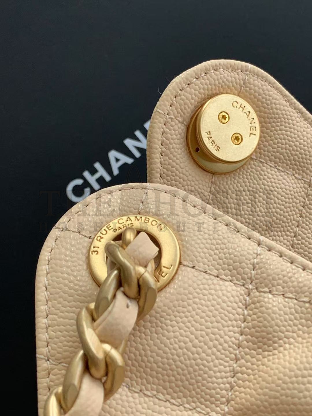 Ch**el 25C AS5293 Hobo Drawstring Bag Beige Caviar Leather with Gold Chain 30x26x14cm Master Quality