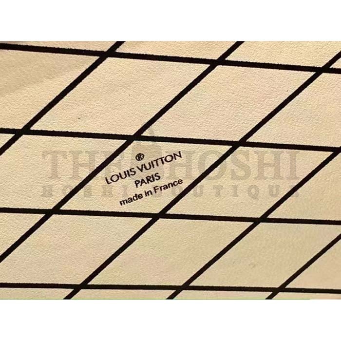 L0vis Vvtt0n LV Women Petite Malle Handbag Saphir Blue Brilliant Niloticus Leather Master Quality