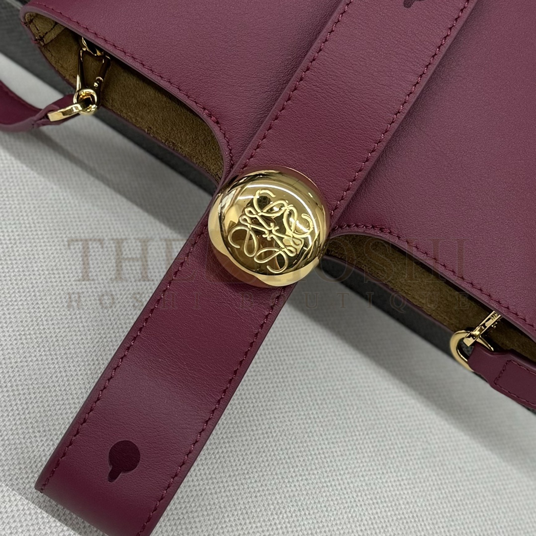 L0ew* Mini Pebble Bucket Bag in Calfskin Master Quality