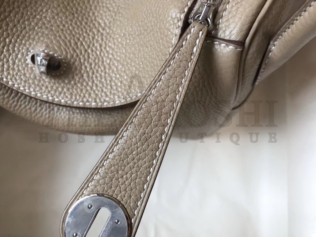 H**me5 Lindy 26cm Bag In Gris Tourterelle Clemence With PHW Master Quality