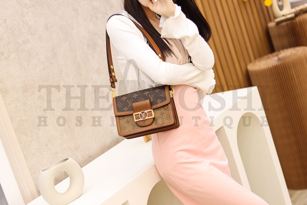 L0vis Vvtt0n LV Women Mini Dauphine Handbag in Monogram Canvas-Brown M44580 Master Quality