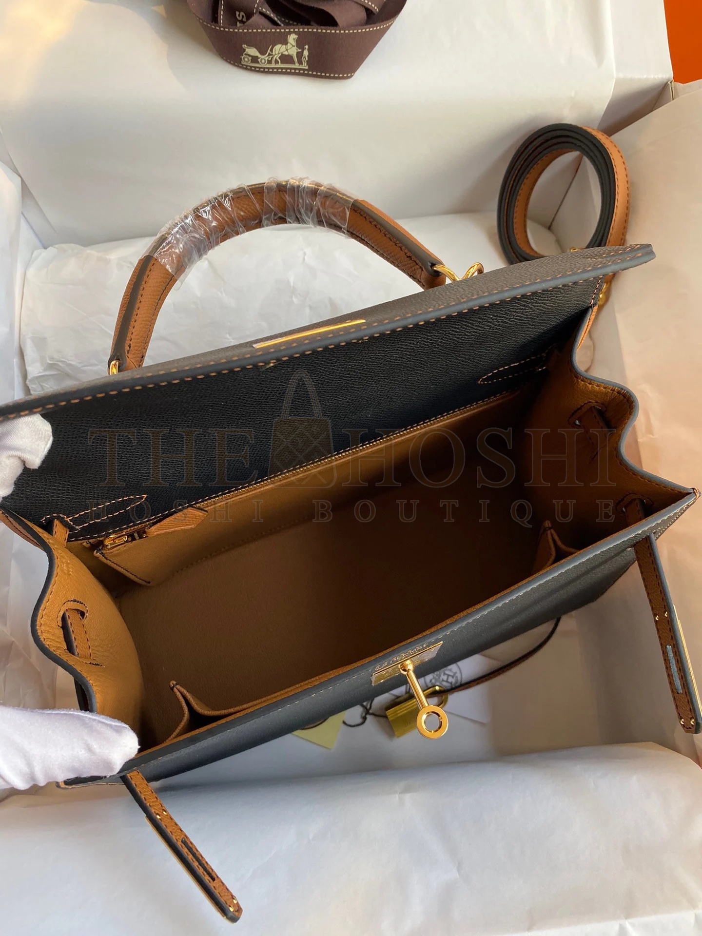 H**me5 Kelly Sellier 28 Bicolor Bag in Black and Gold Epsom Calfskin Master Quality