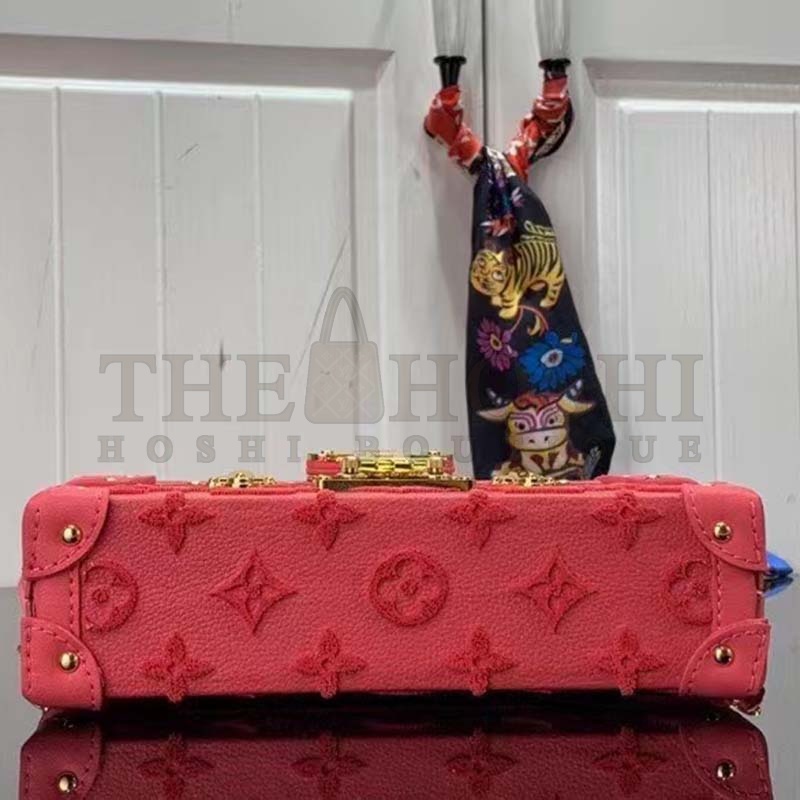 L0vis Vvtt0n LV Women Petite Malle Handbag Fluo Pink Tufted Grained Calfskin Leather Master Quality