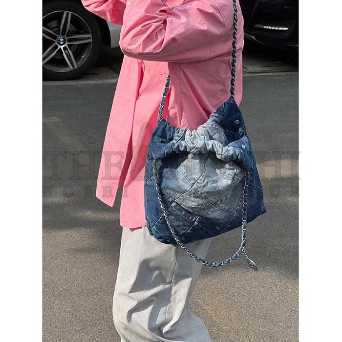 Ch**el Women CC 22 Handbag Washed Denim Silver-Tone Metal Light Blue Master Quality