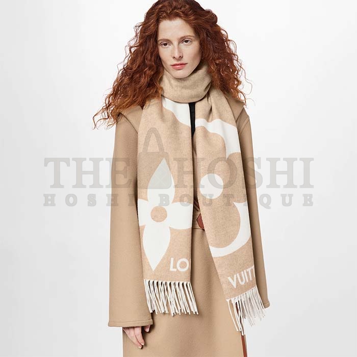 L0vis Vvtt0n LV Unisex Ultimate Shine Scarf Beige Allover Monogram Pattern Fringe Finish Master Quality