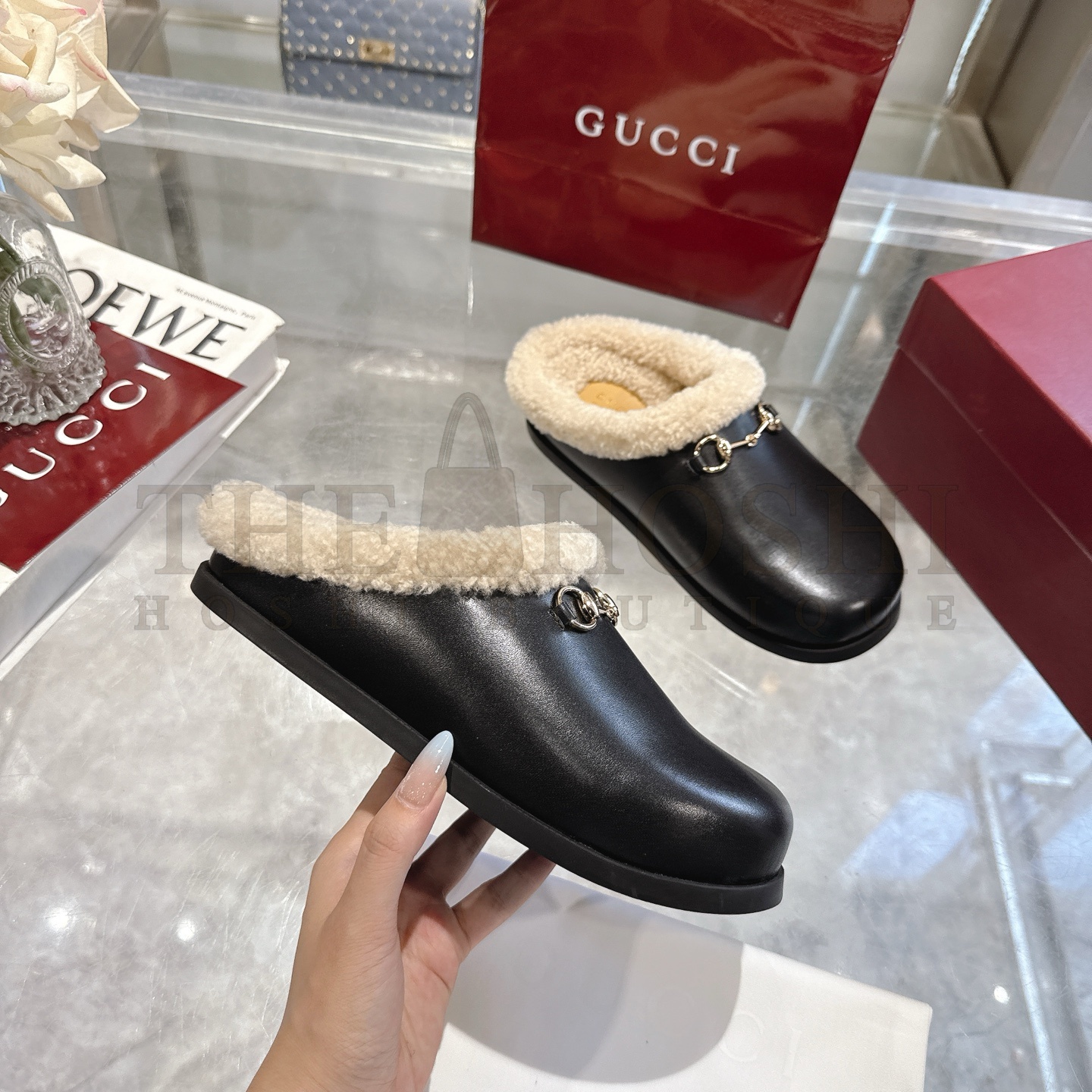 Gvc*1 Black Leather Horsebit-Detailed Shearling-Lined Mules Sandals Sizes 36-42 Master Quality
