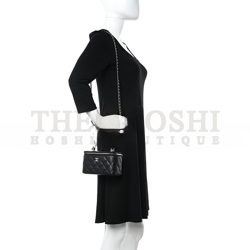 Ch**el LAMBSKIN QUILTED SMALL VANITY CASE WITH CHAIN BLACK (17*9*8cm) Master Quality