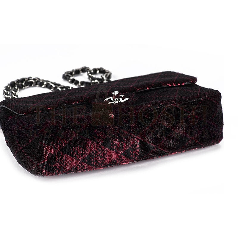 Ch**el RED BLACK SEQUINS FLAP BAG (21*14*8cm) Master Quality