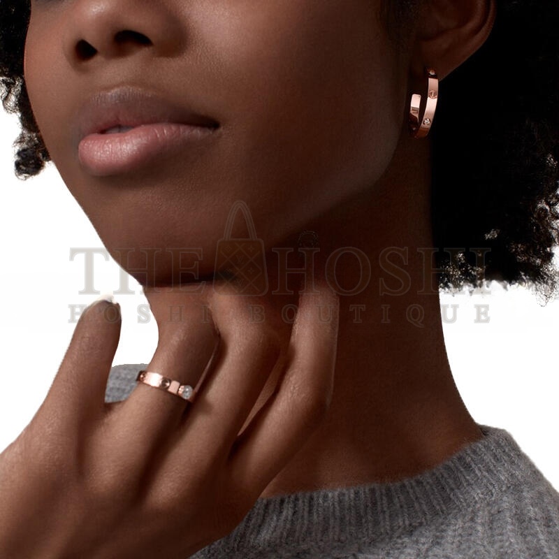 Ca*t1er LOVE HOOP EARRINGS, MEDIUM MODEL, 6 D1am0ndS B8301433 Master Quality